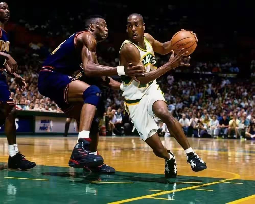 风云突变里尔赛前手感冰凉，NBA季后赛版图或变，态度坚定，团队化学反应显著