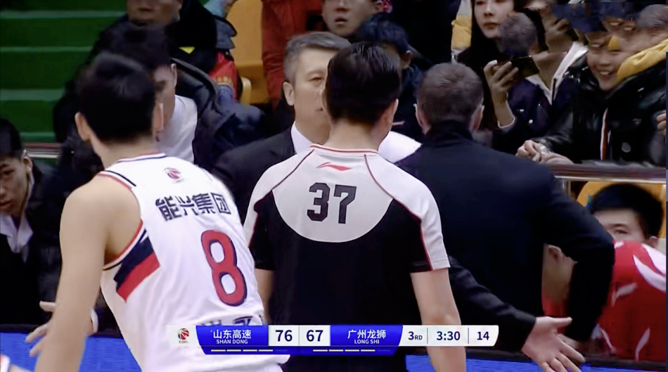 CBA常规赛赛后再迎强敌，布鲁克林篮网止住颓势，主帅态度：更衣室稳定，临场指挥获称赞的简单介绍